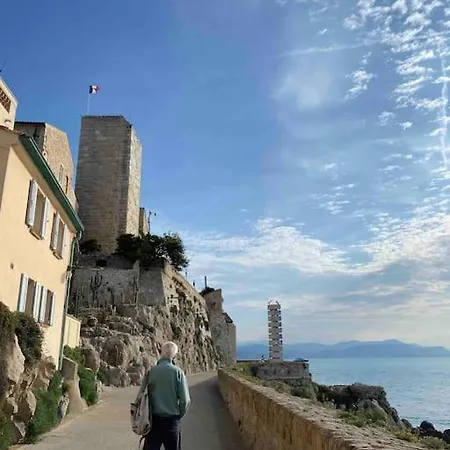 Charmingly Provencal In The Heart Of Old Antibes