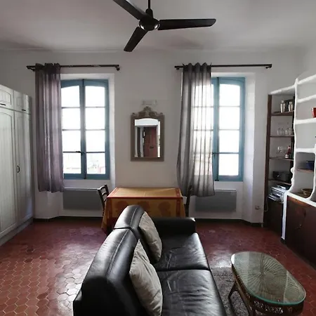 Charmingly Provencal In The Heart Of Old Apartment