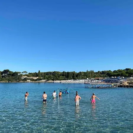 Charmingly Provencal In The Heart Of Old Antibes