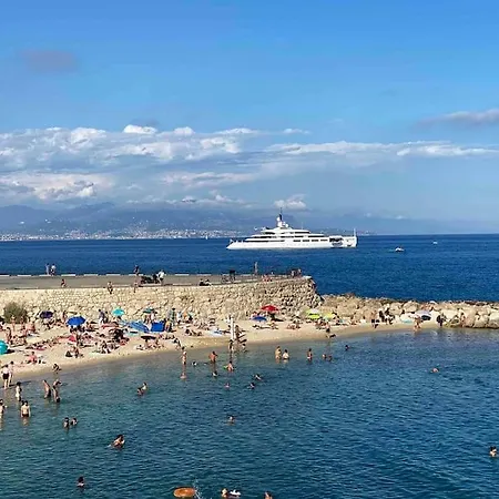 Apartment Charmingly Provencal In The Heart Of Old Antibes