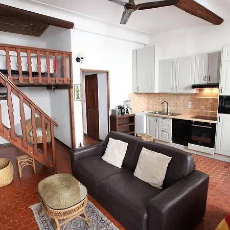 Charmingly Provencal In The Heart Of Old Apartment